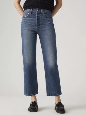 Levi's Ribcage Straight Jeans in Medium Blue